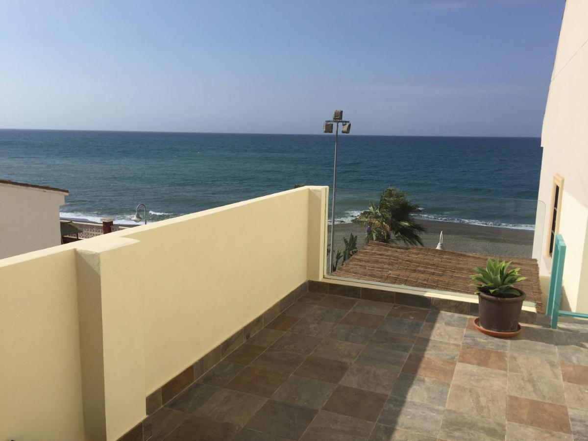 Precioso Alojamiento En Primera Linea De Playa Алгаробо-Коста Екстериор снимка